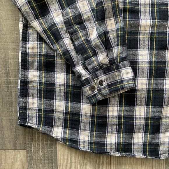 LL Bean Scotch Plaid Flannel Shirt Button Down
228061
Blue Green White
Men’s XL - Picture 2 of 7